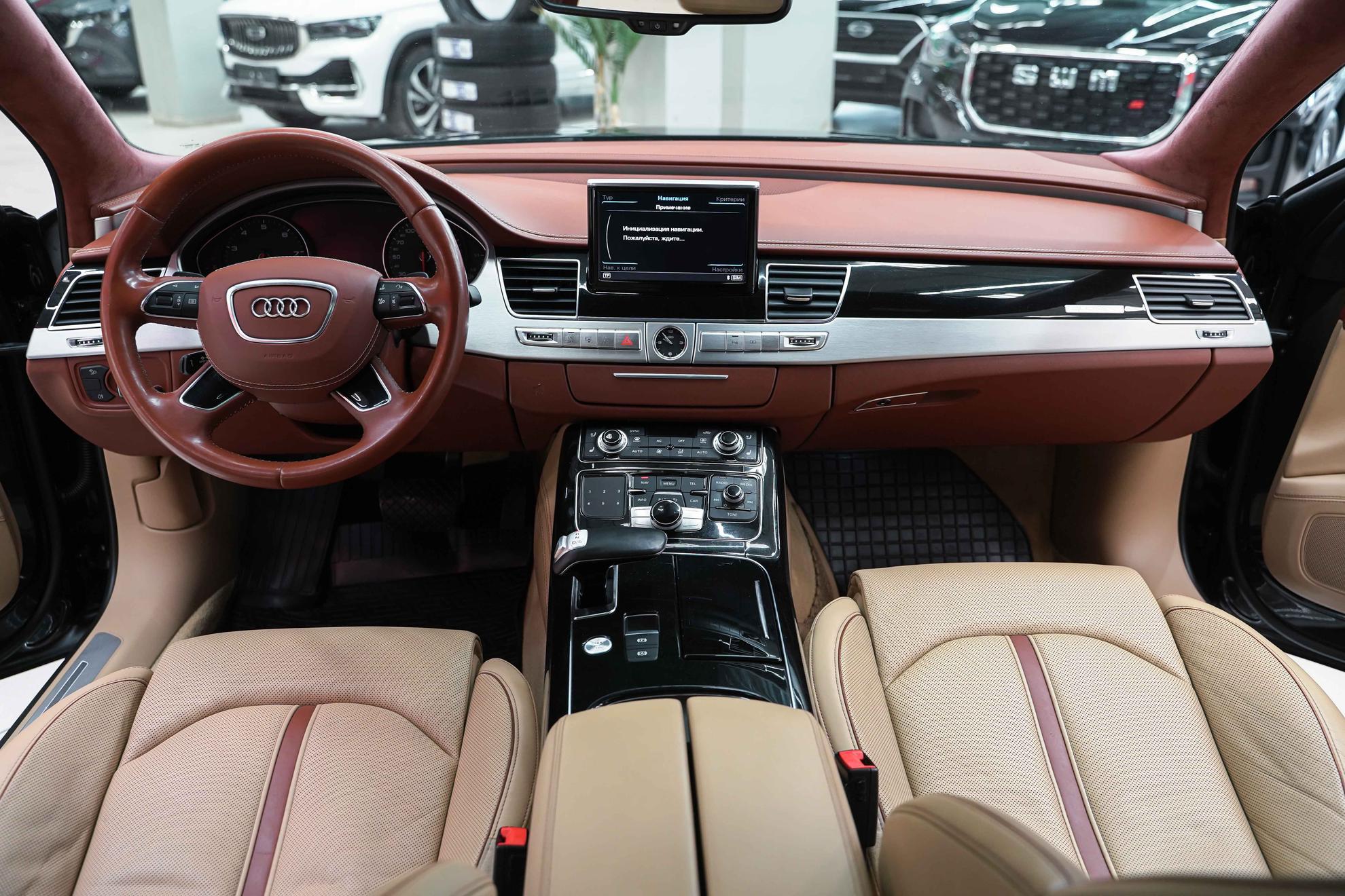 Audi A8 2012, черный, ДЦ Орехово