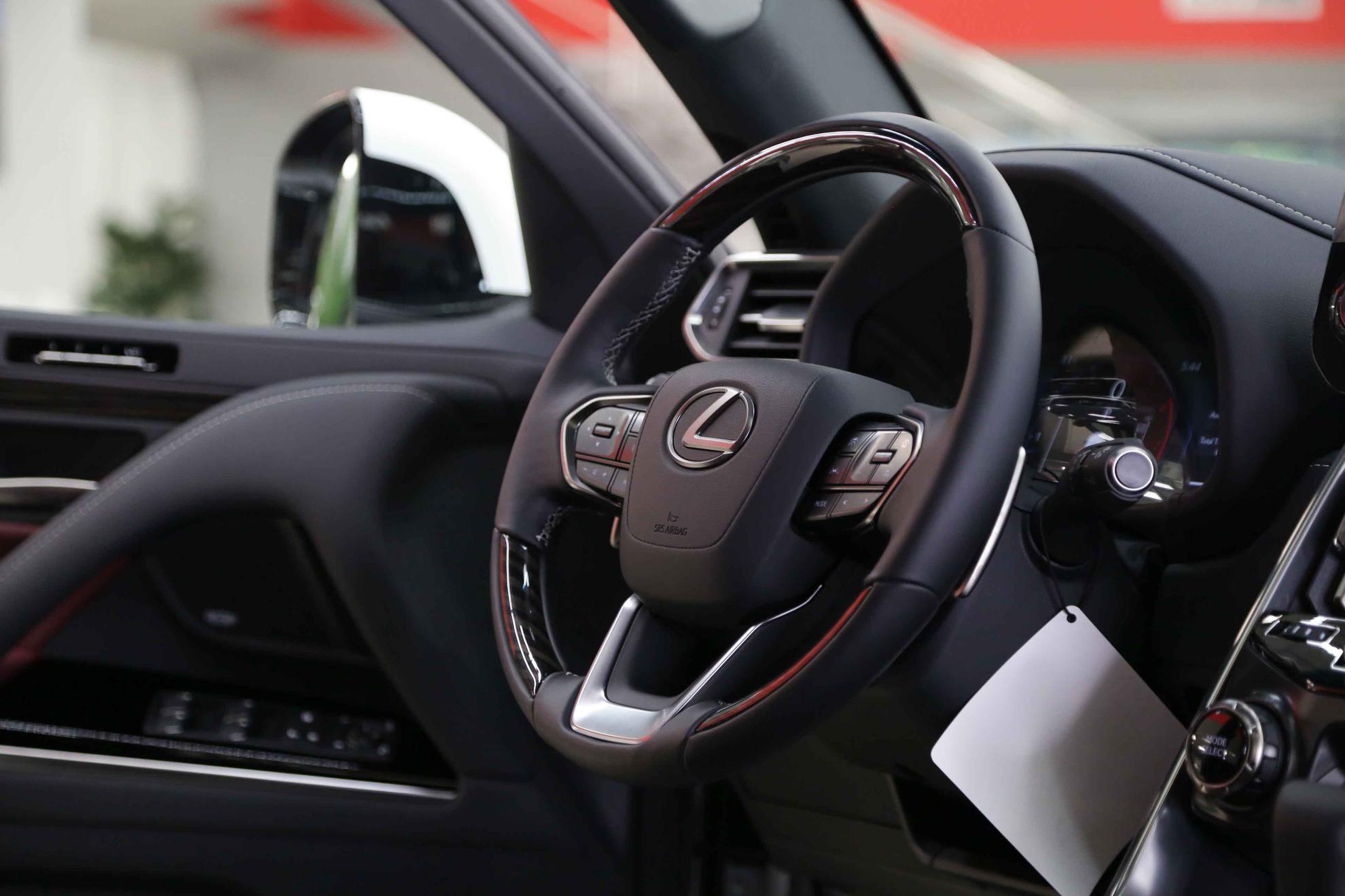 Lexus LX 2026, белый, ДЦ Орехово