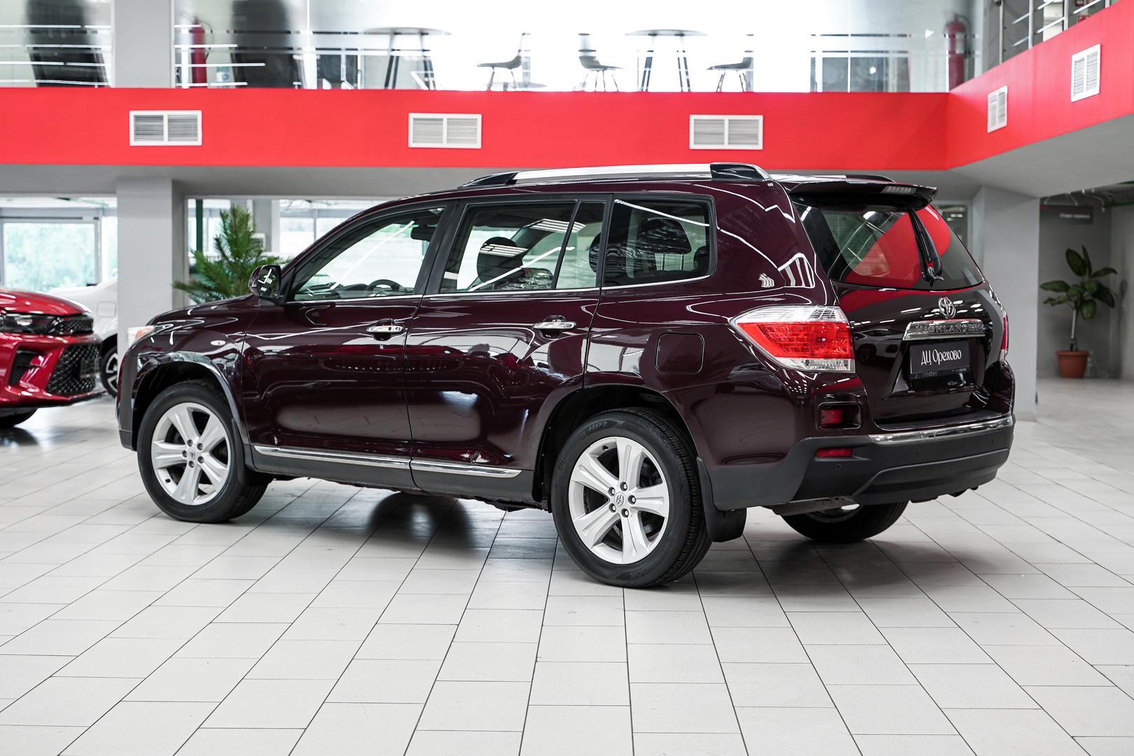 Toyota Highlander 2012, пурпурный, ДЦ Орехово