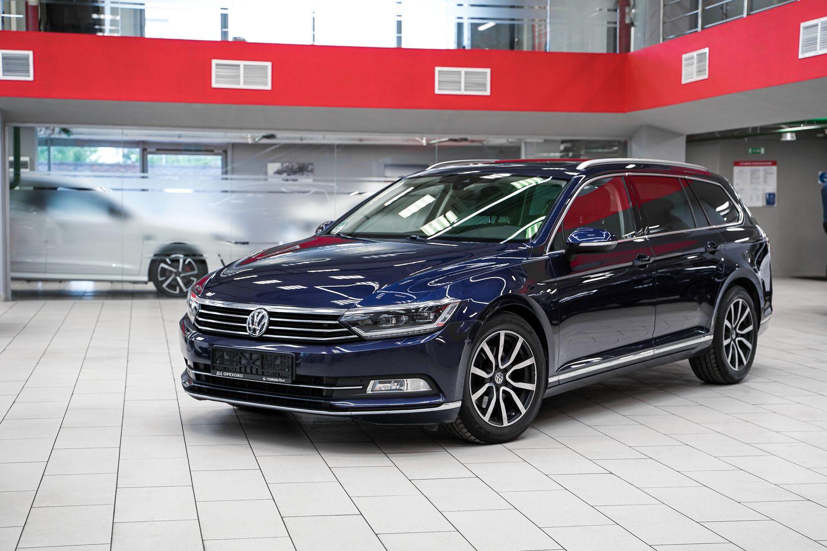 Volkswagen Passat 2018, синий, ДЦ Орехово