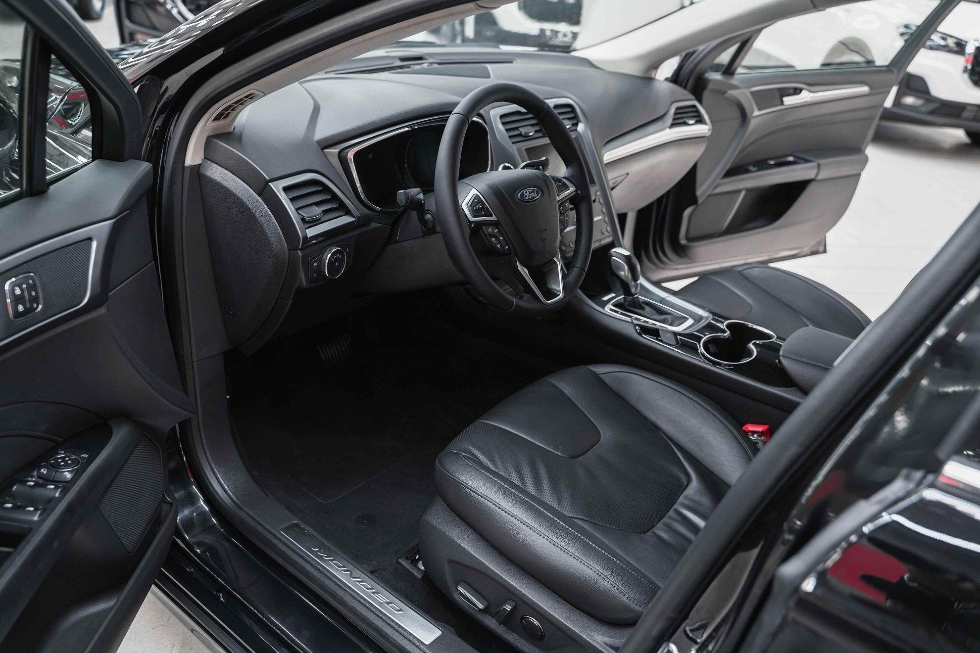 Ford Mondeo 2016, черный, ДЦ Орехово