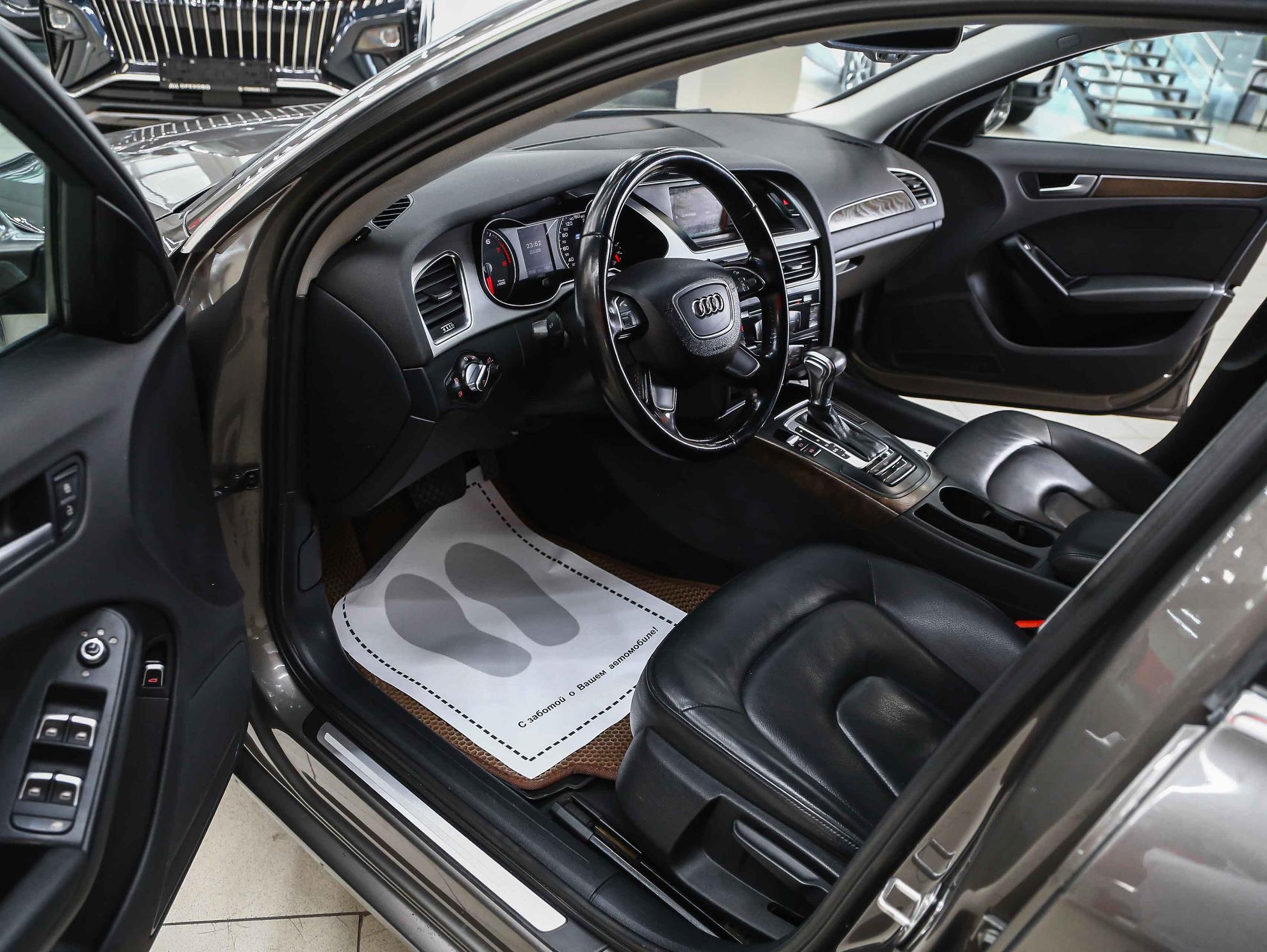 Audi A4 2015, серый, ДЦ Орехово