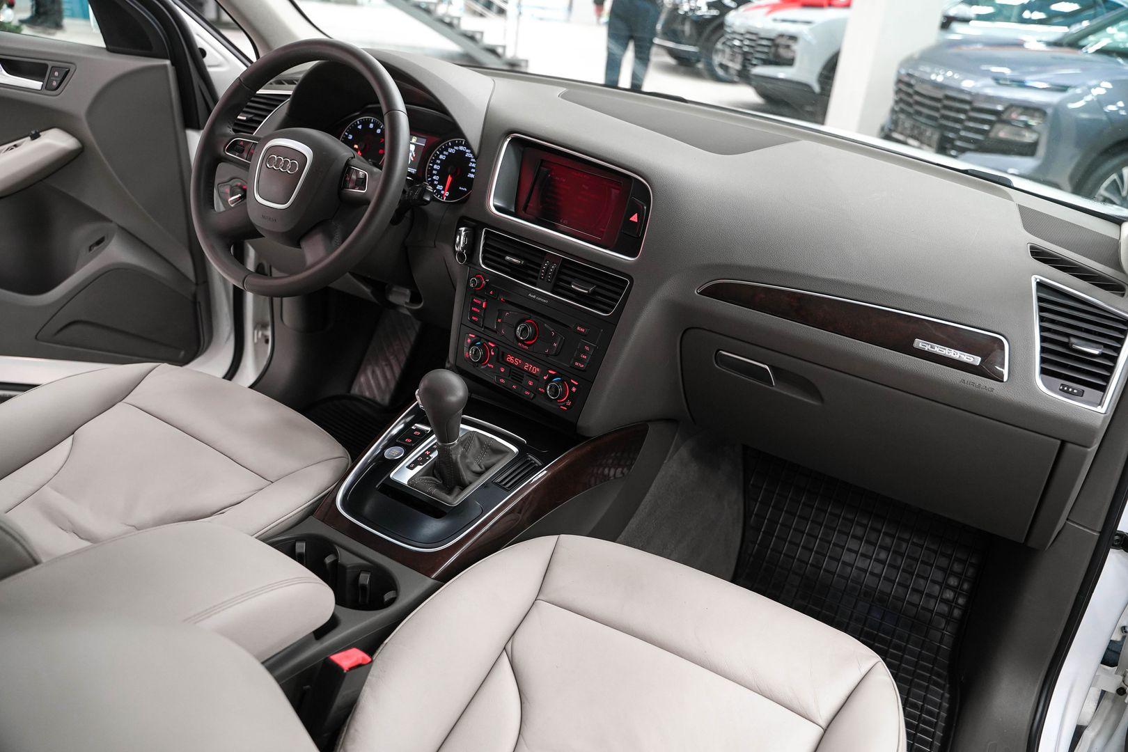 Audi Q5 2011, белый, ДЦ Орехово