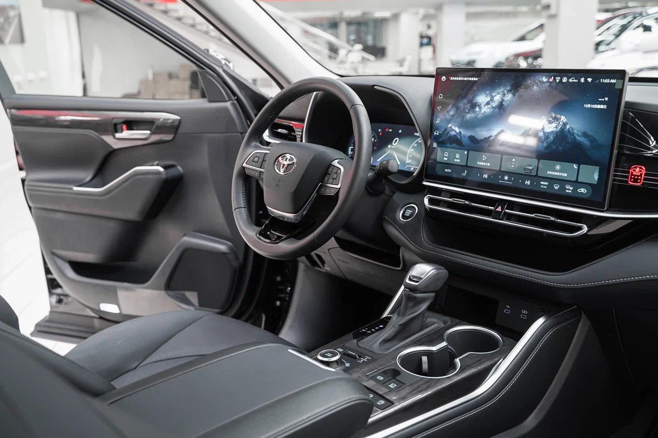 Toyota Highlander 2025, черный, ДЦ Орехово