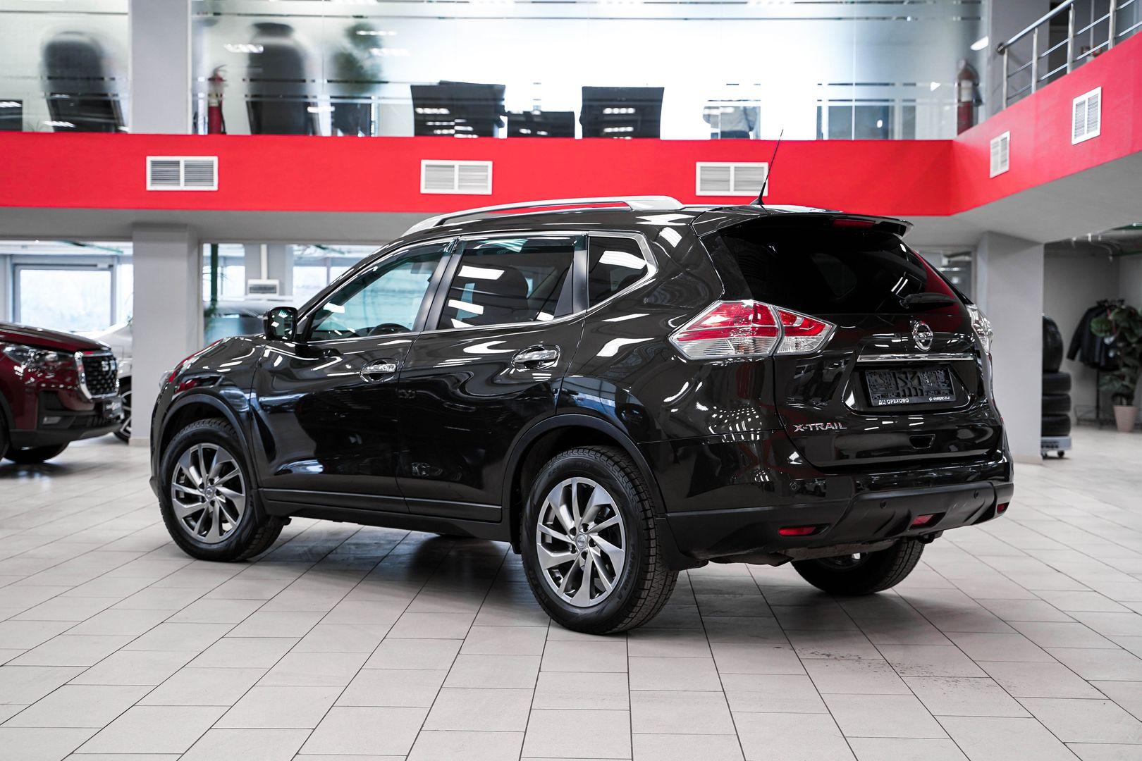 Nissan X-Trail 2016, зеленый, ДЦ Орехово