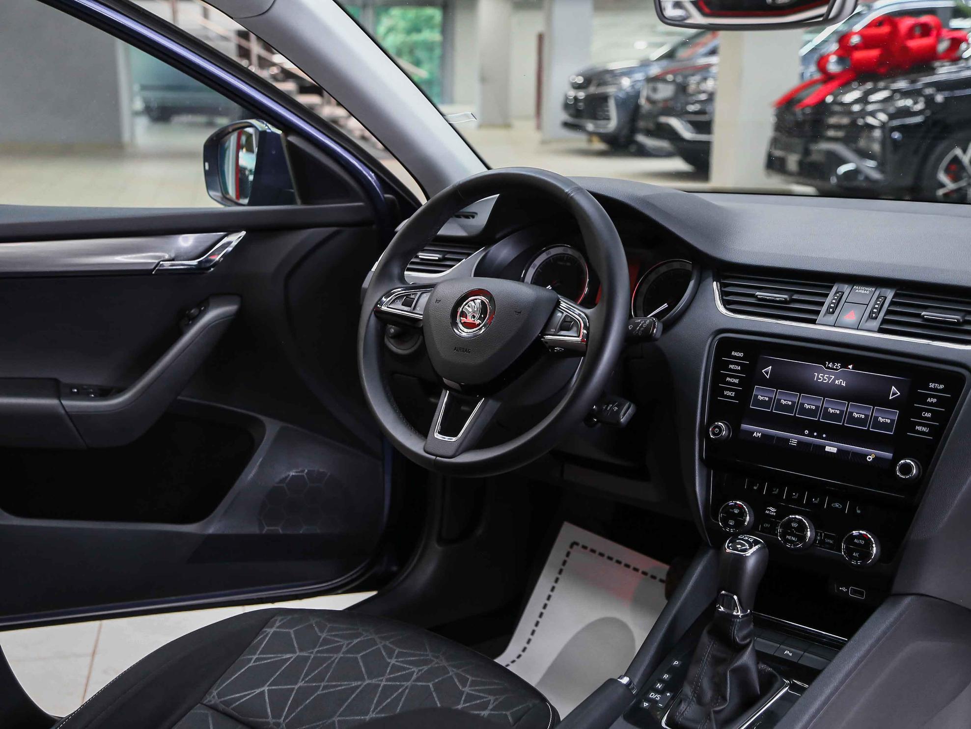 Skoda Octavia 2020, синий, ДЦ Орехово