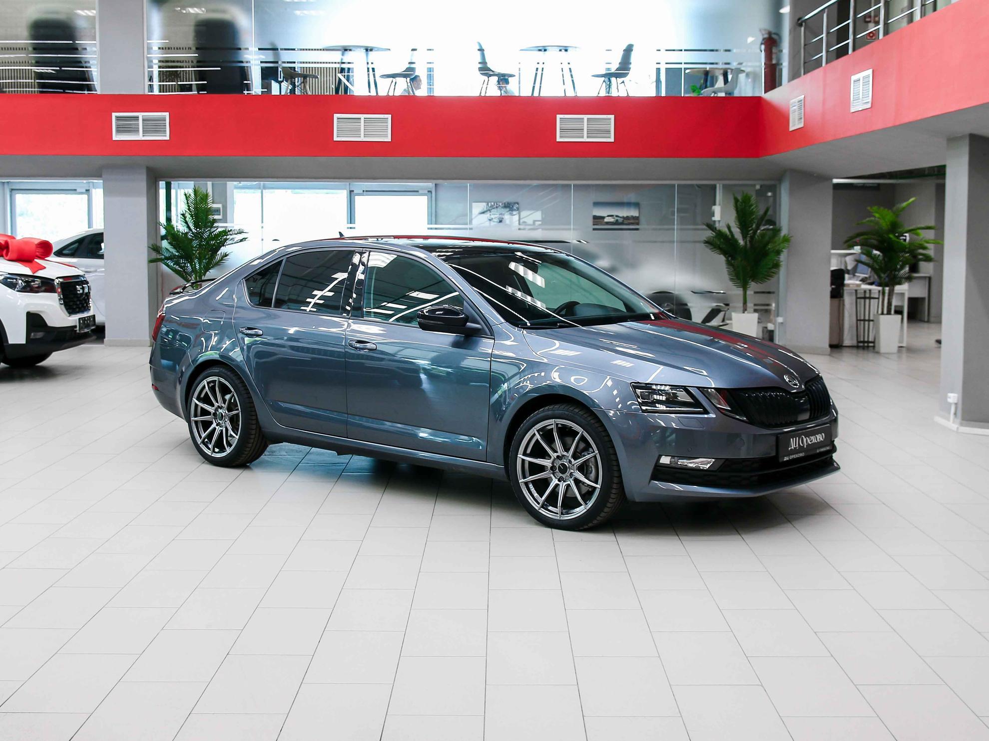 Skoda Octavia 2018, серый, ДЦ Орехово