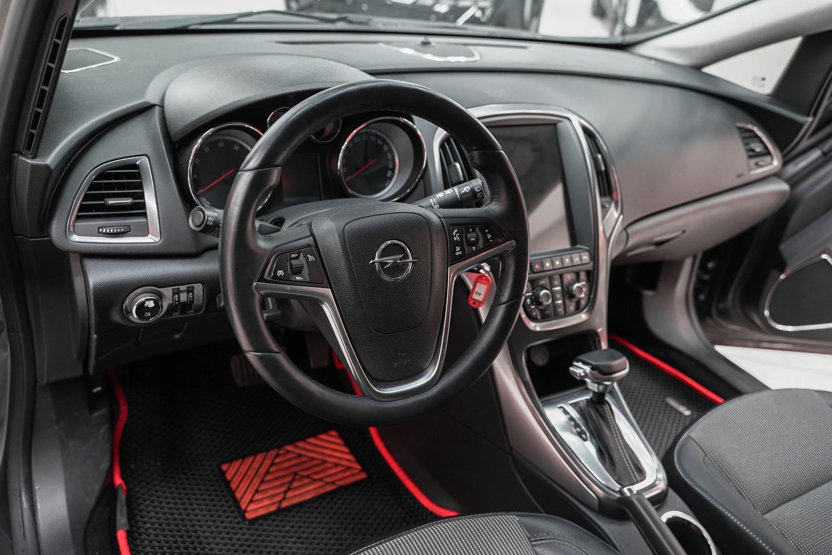 Opel Astra 2011, серый, ДЦ Орехово