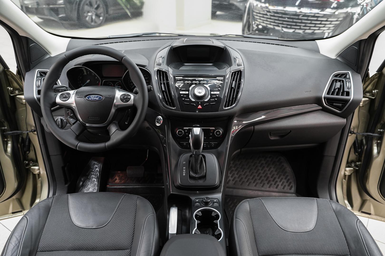 Ford Kuga 2013, зеленый, ДЦ Орехово