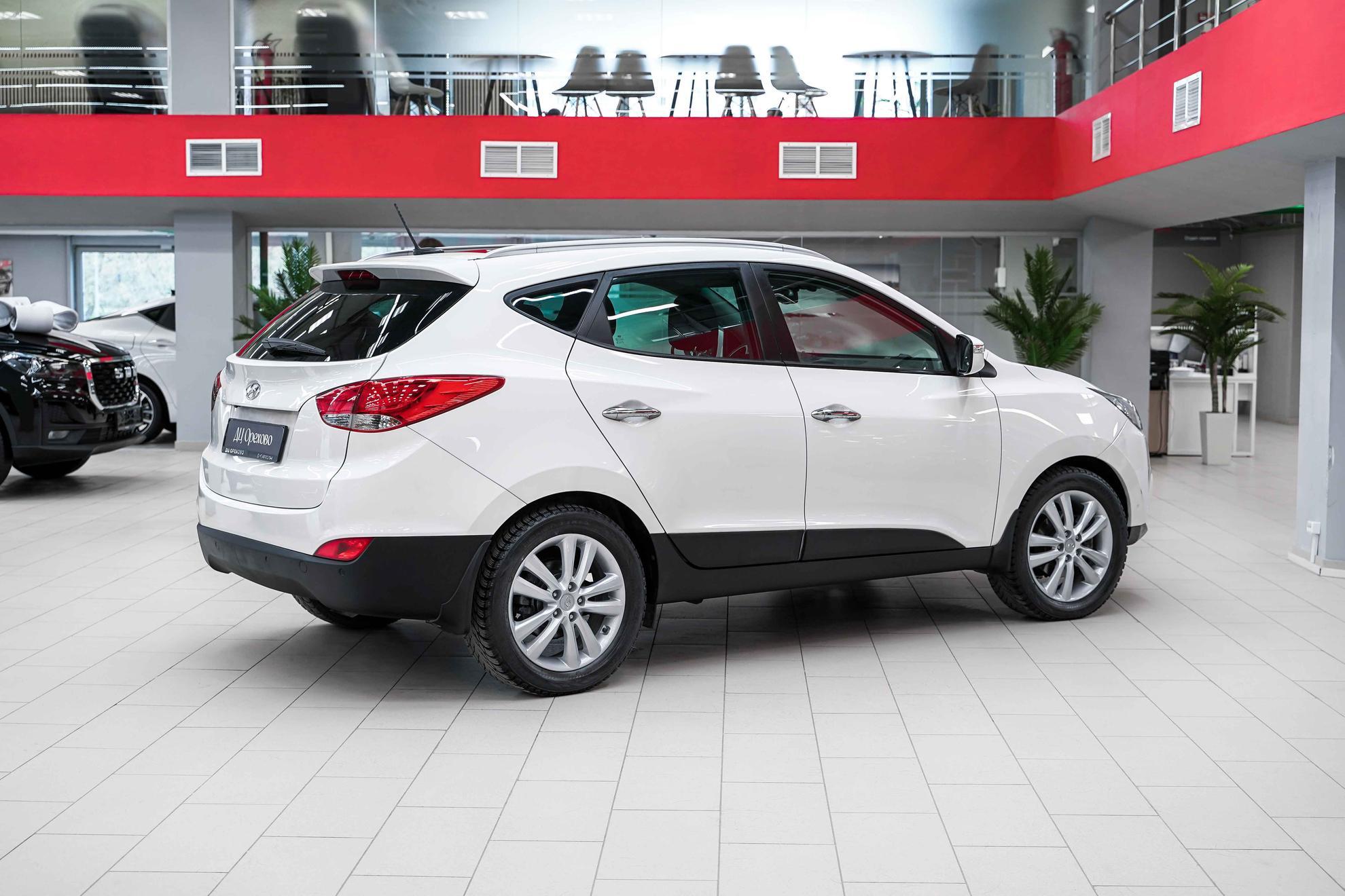Hyundai ix35 2012, белый, ДЦ Орехово