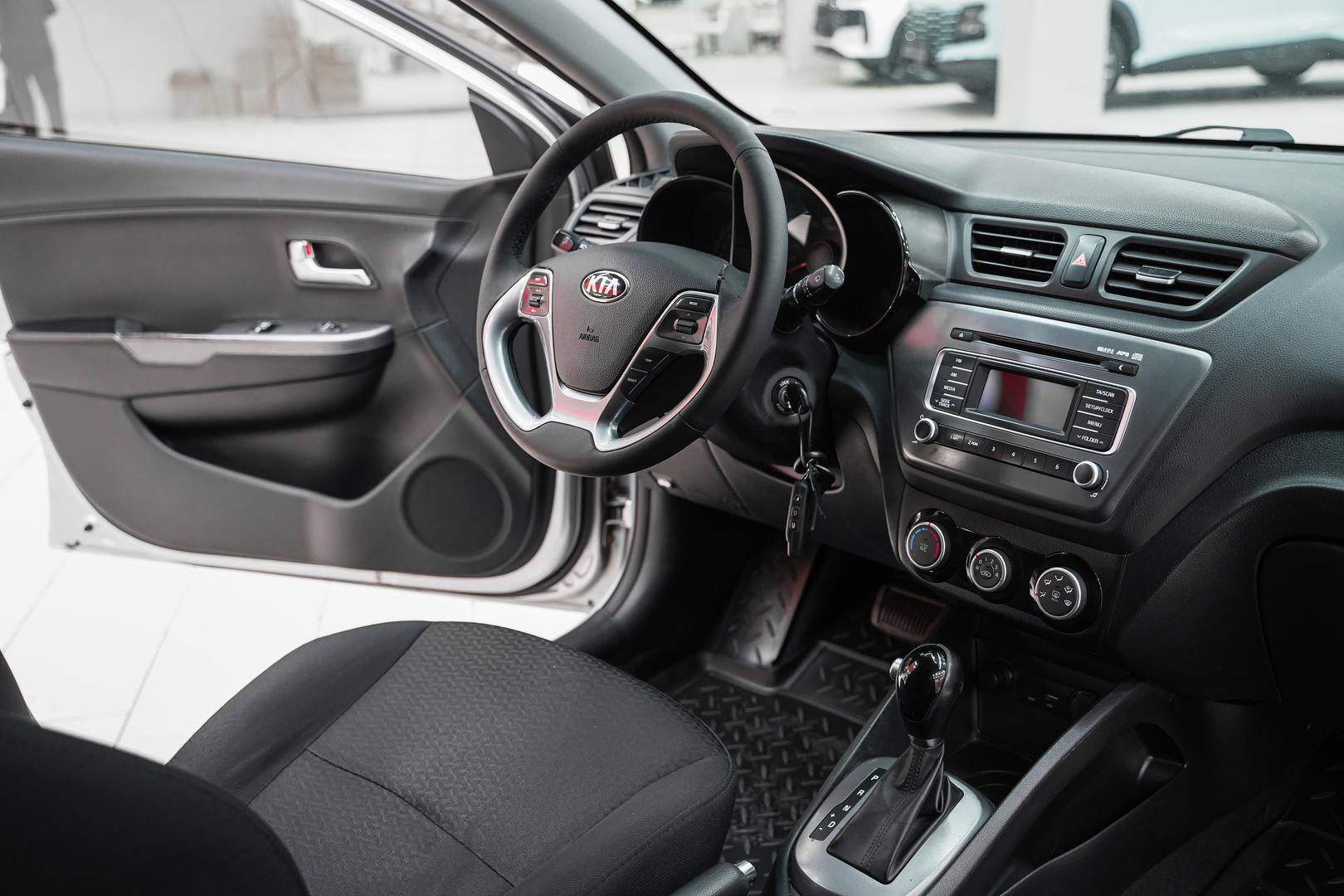 Kia Rio 2015, серебряный, ДЦ Орехово