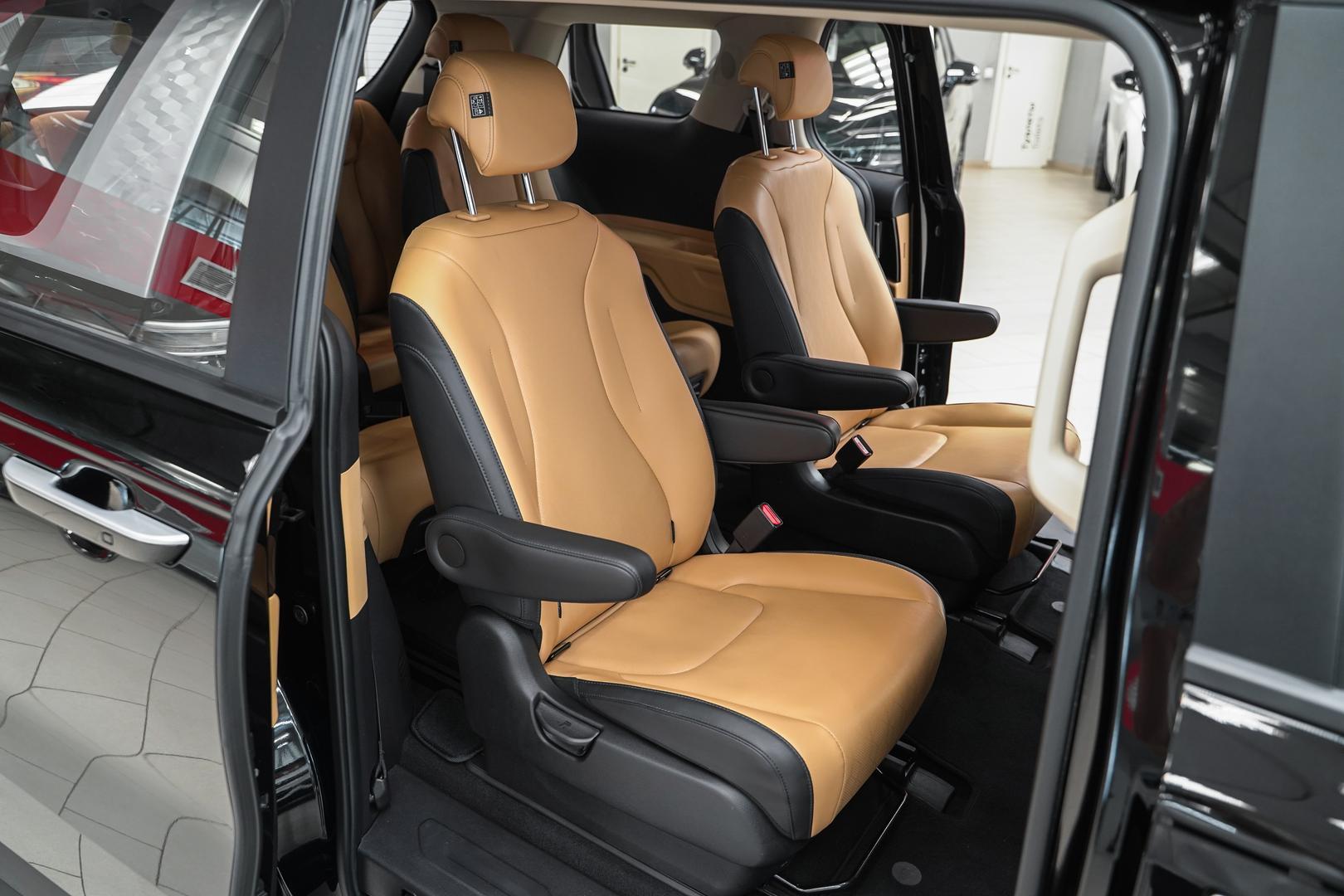 Kia Carnival 2021, черный, ДЦ Орехово