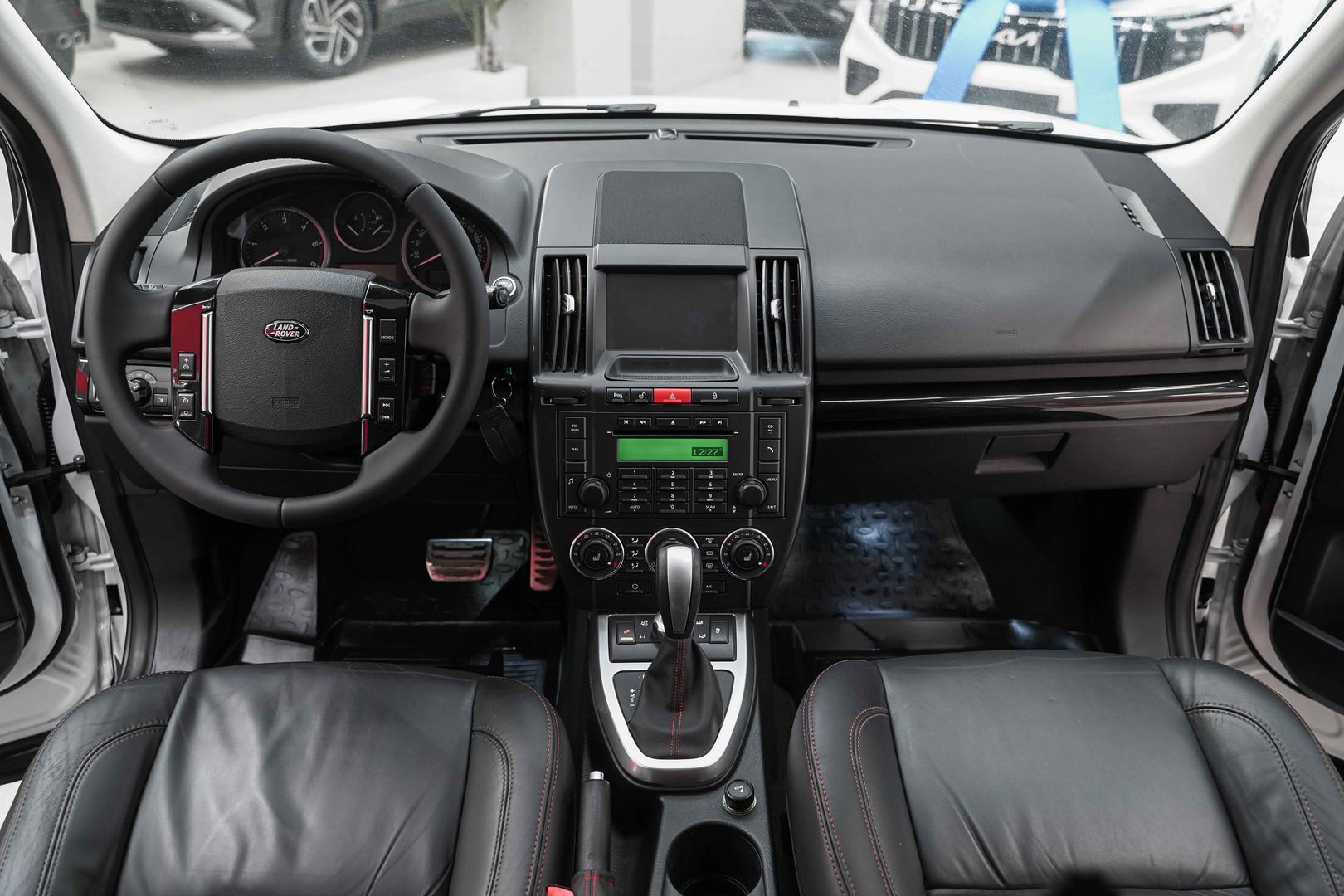 Land Rover Freelander 2011, белый, ДЦ Орехово