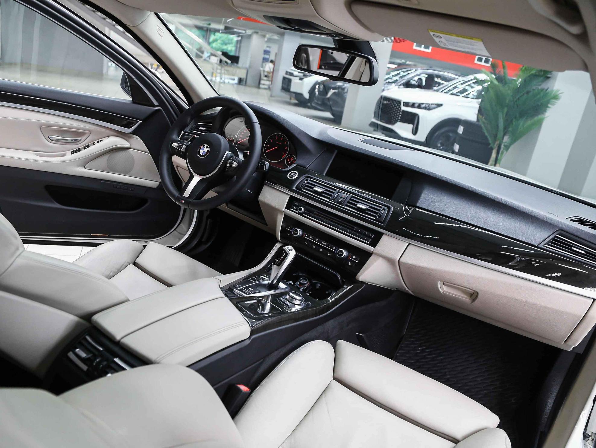 BMW 5 серии 2011, белый, ДЦ Орехово