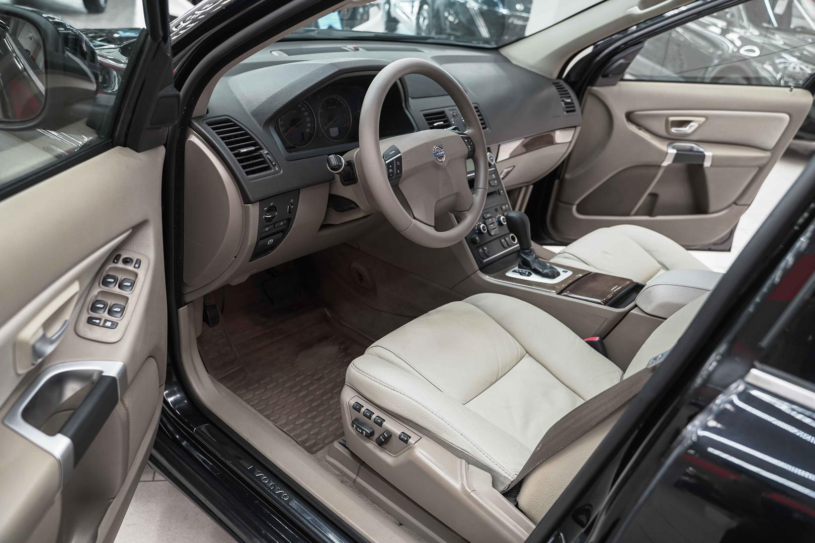 Volvo XC90 2010, черный, ДЦ Орехово