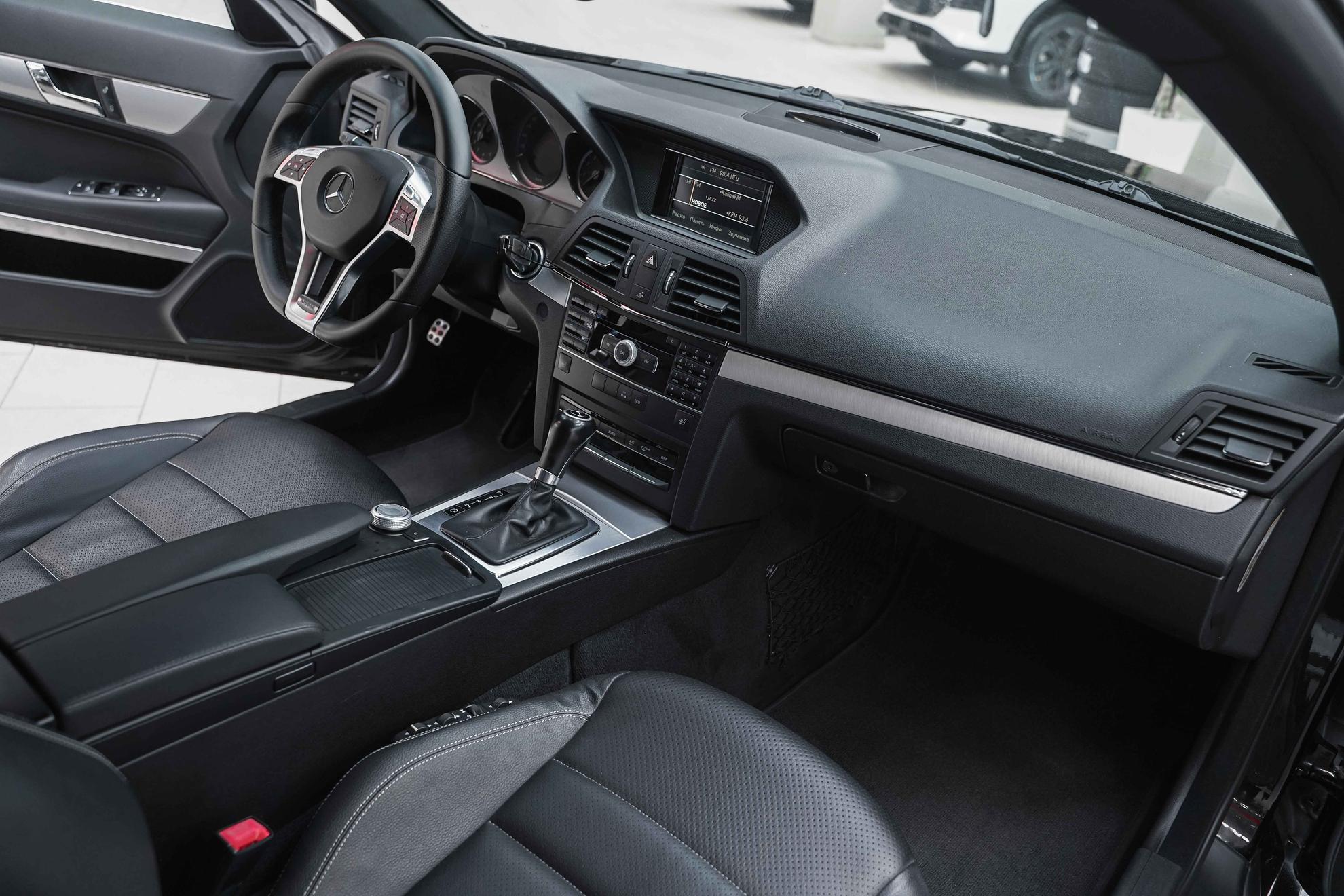 Mercedes-Benz E-Класс 2012, черный, ДЦ Орехово