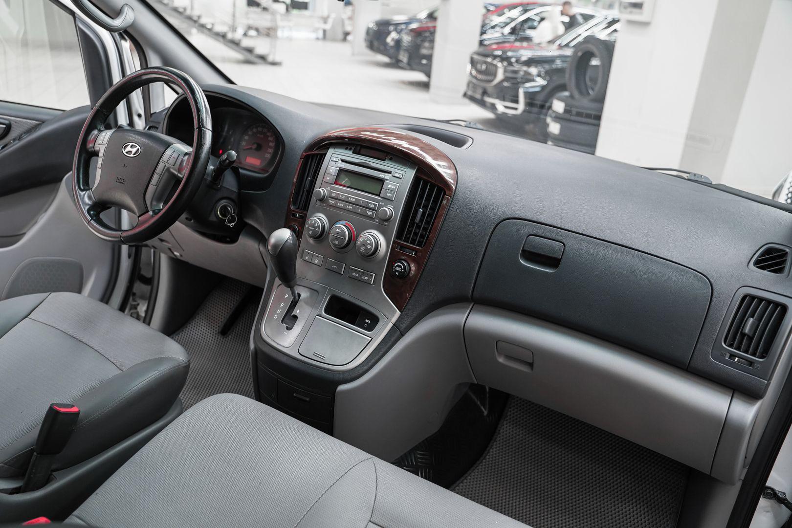 Hyundai Grand Starex 2011, белый, ДЦ Орехово