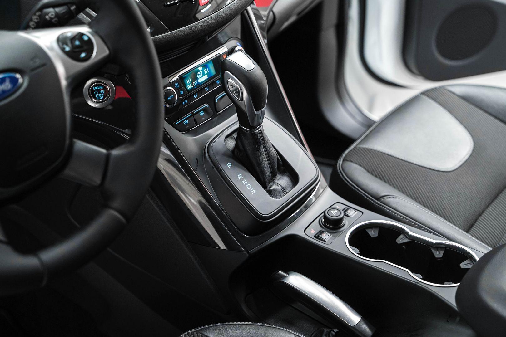Ford Kuga 2016, белый, ДЦ Орехово