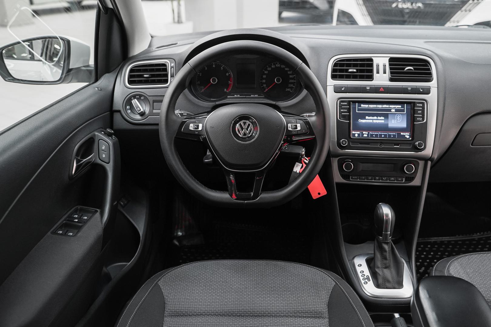 Volkswagen Polo 2018, белый, ДЦ Орехово