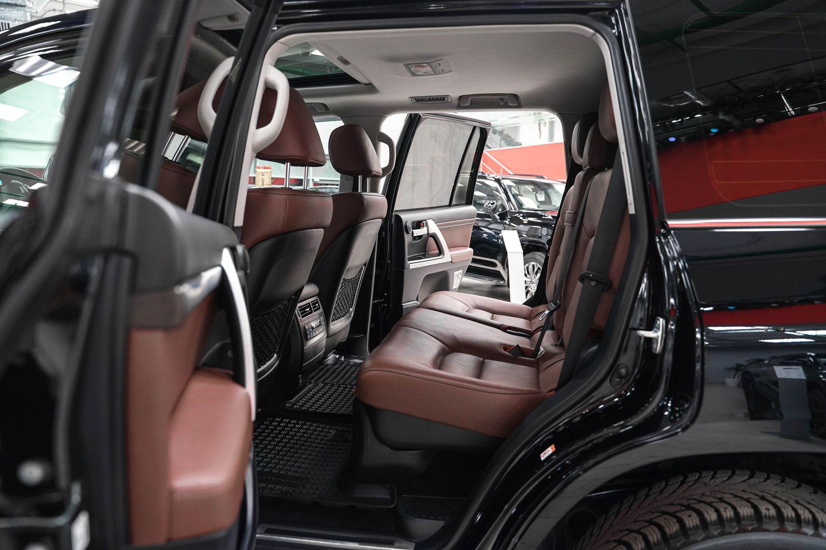 Toyota Land Cruiser 2017, черный, ДЦ Орехово