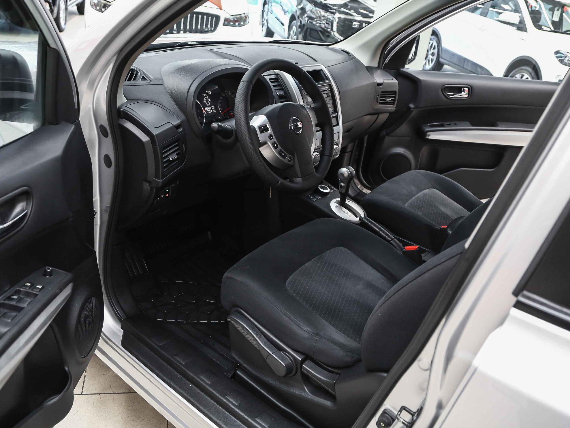Nissan X-Trail 2011, серебряный, ДЦ Орехово