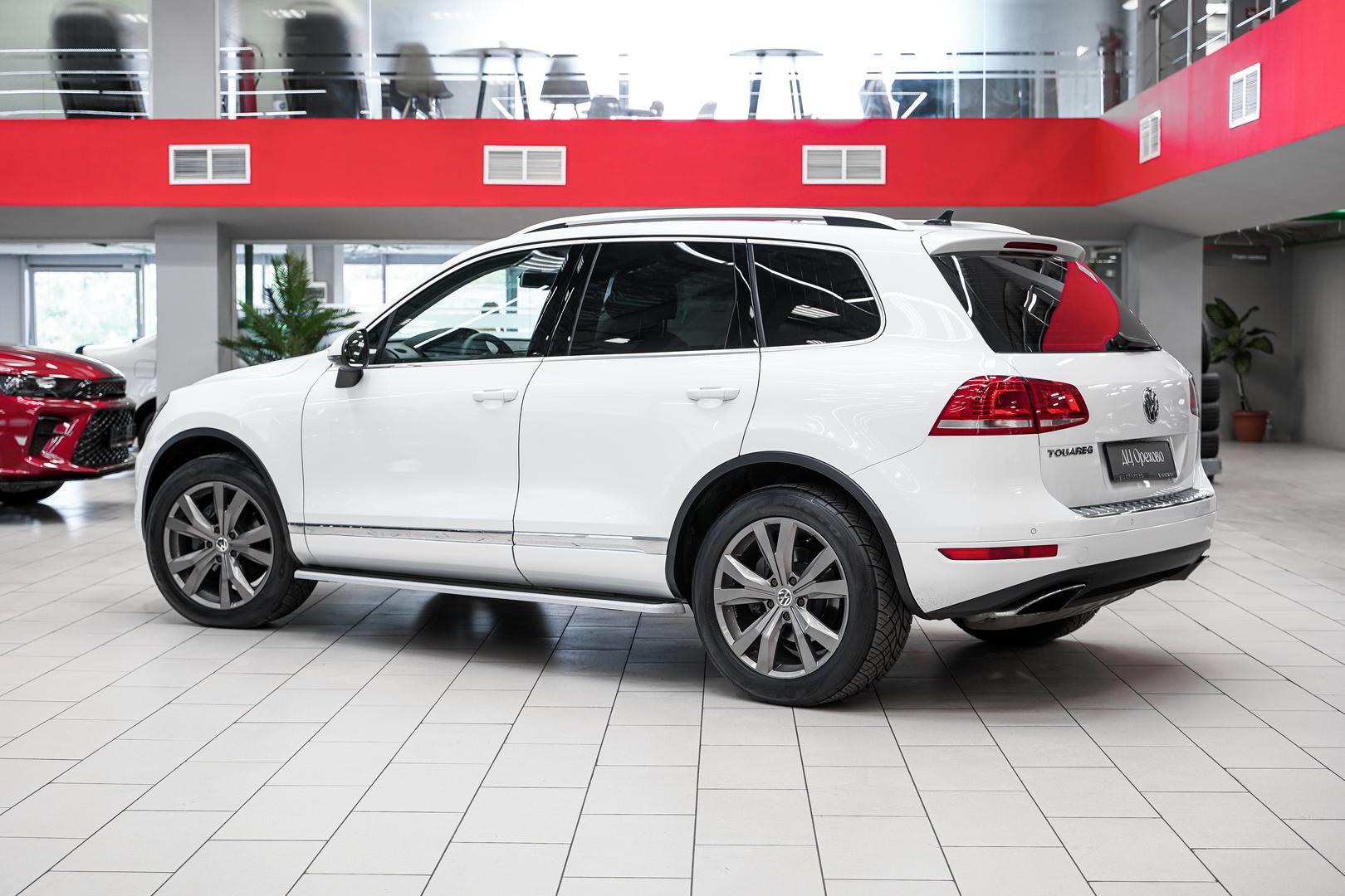 Volkswagen Touareg 2012, белый, ДЦ Орехово