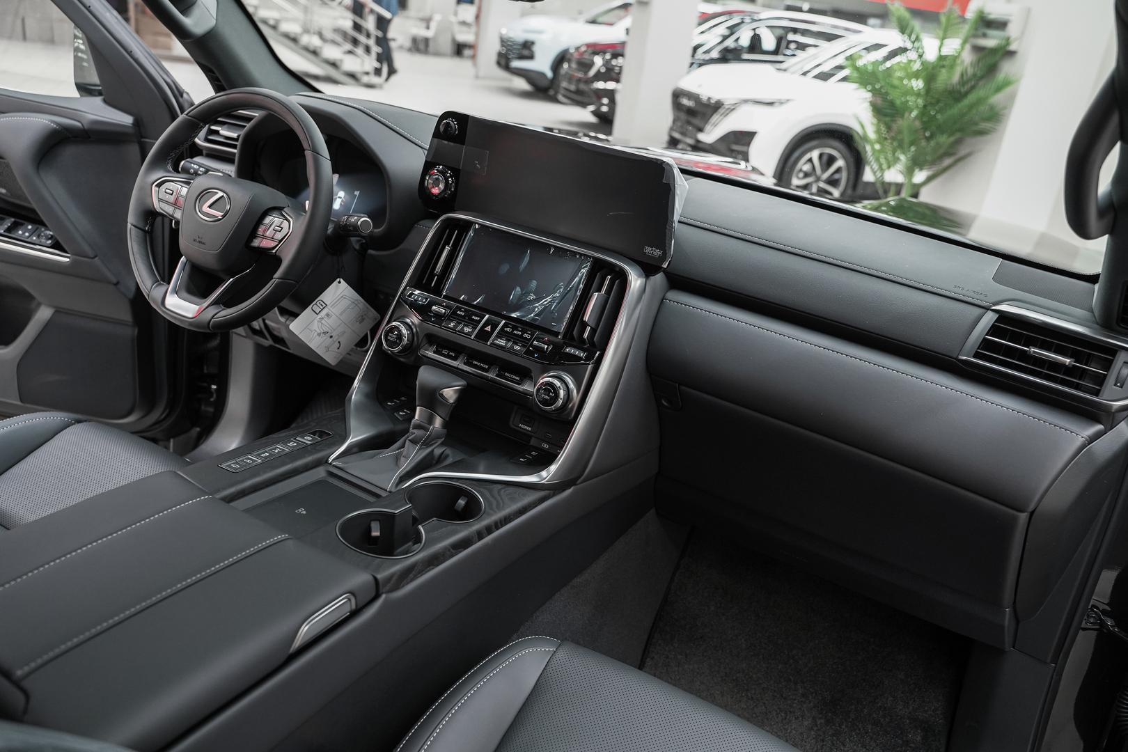 Lexus LX 2025, черный, ДЦ Орехово
