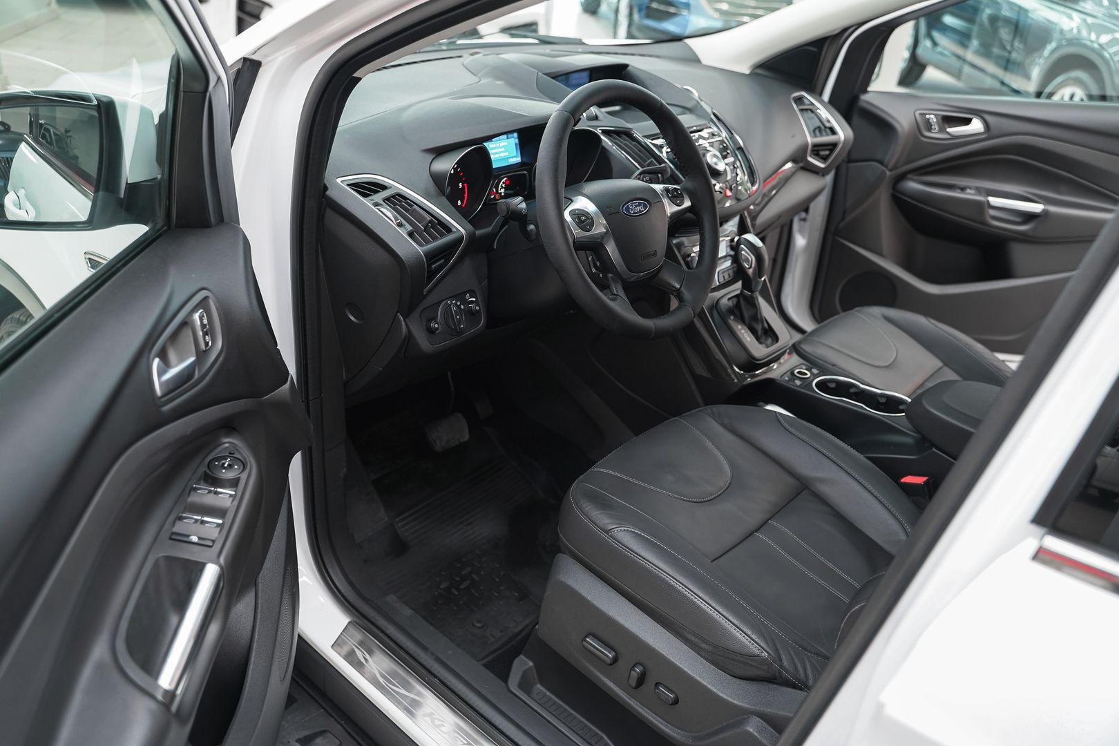 Ford Kuga 2014, белый, ДЦ Орехово
