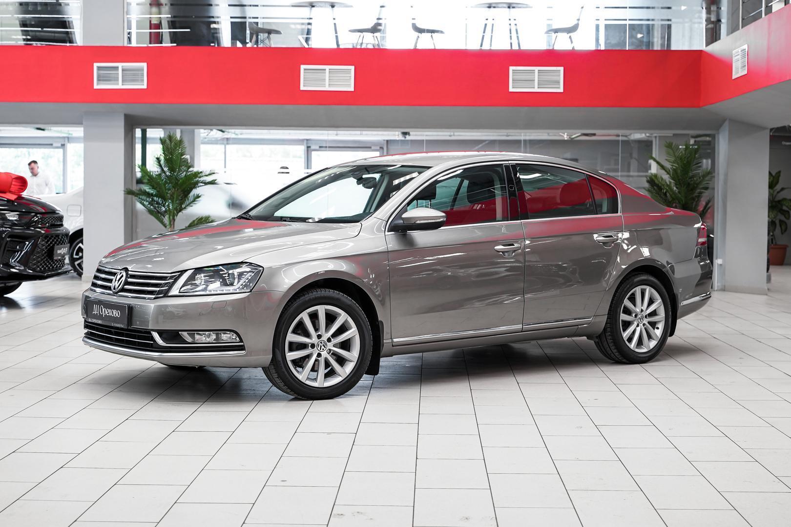 Volkswagen Passat 2014, серый, ДЦ Орехово