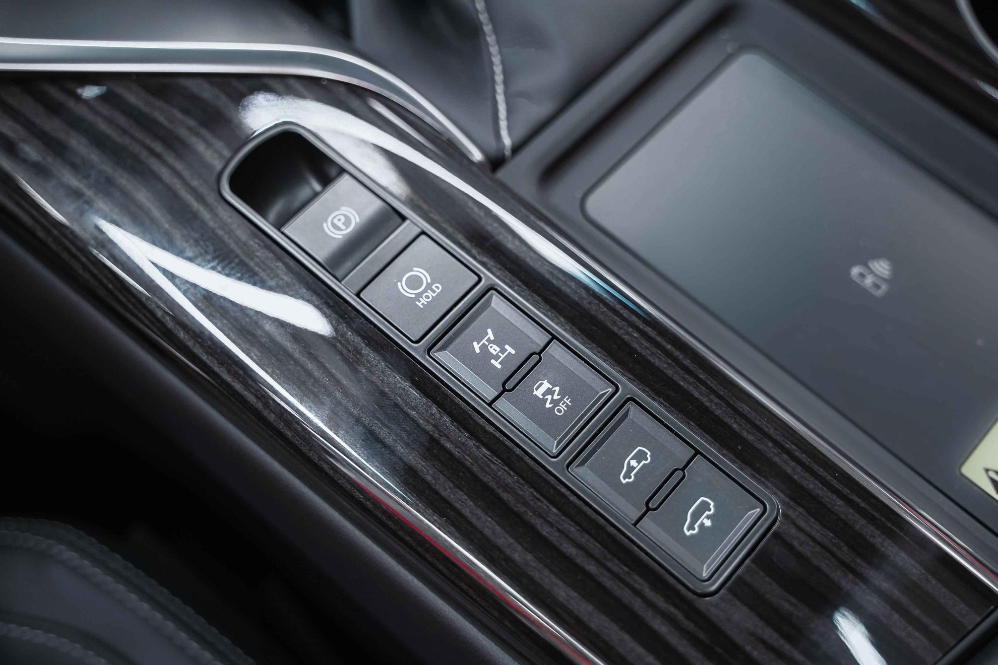 Lexus LX 2026, черный, ДЦ Орехово