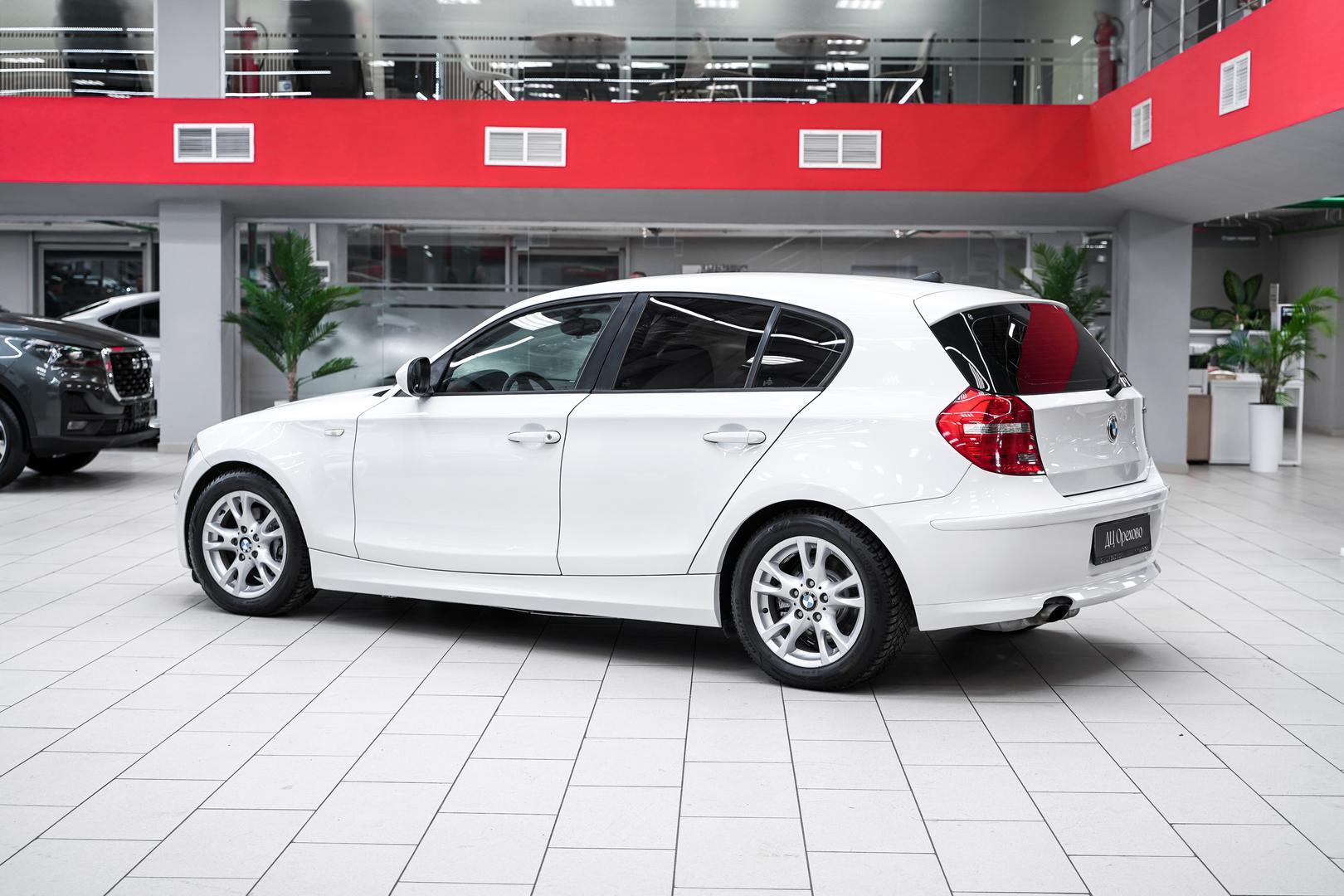 BMW 1 серии 2010, белый, ДЦ Орехово