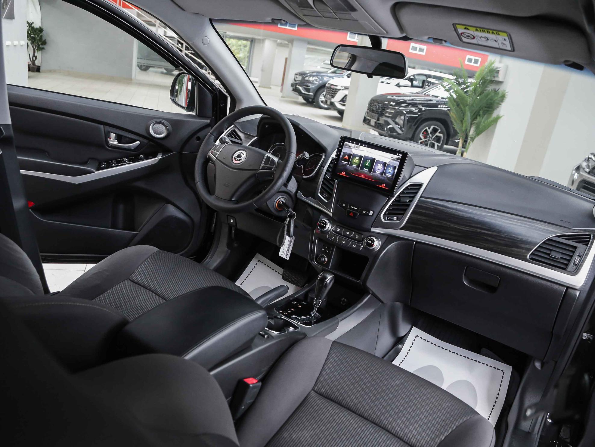 SsangYong Actyon 2015, черный, ДЦ Орехово
