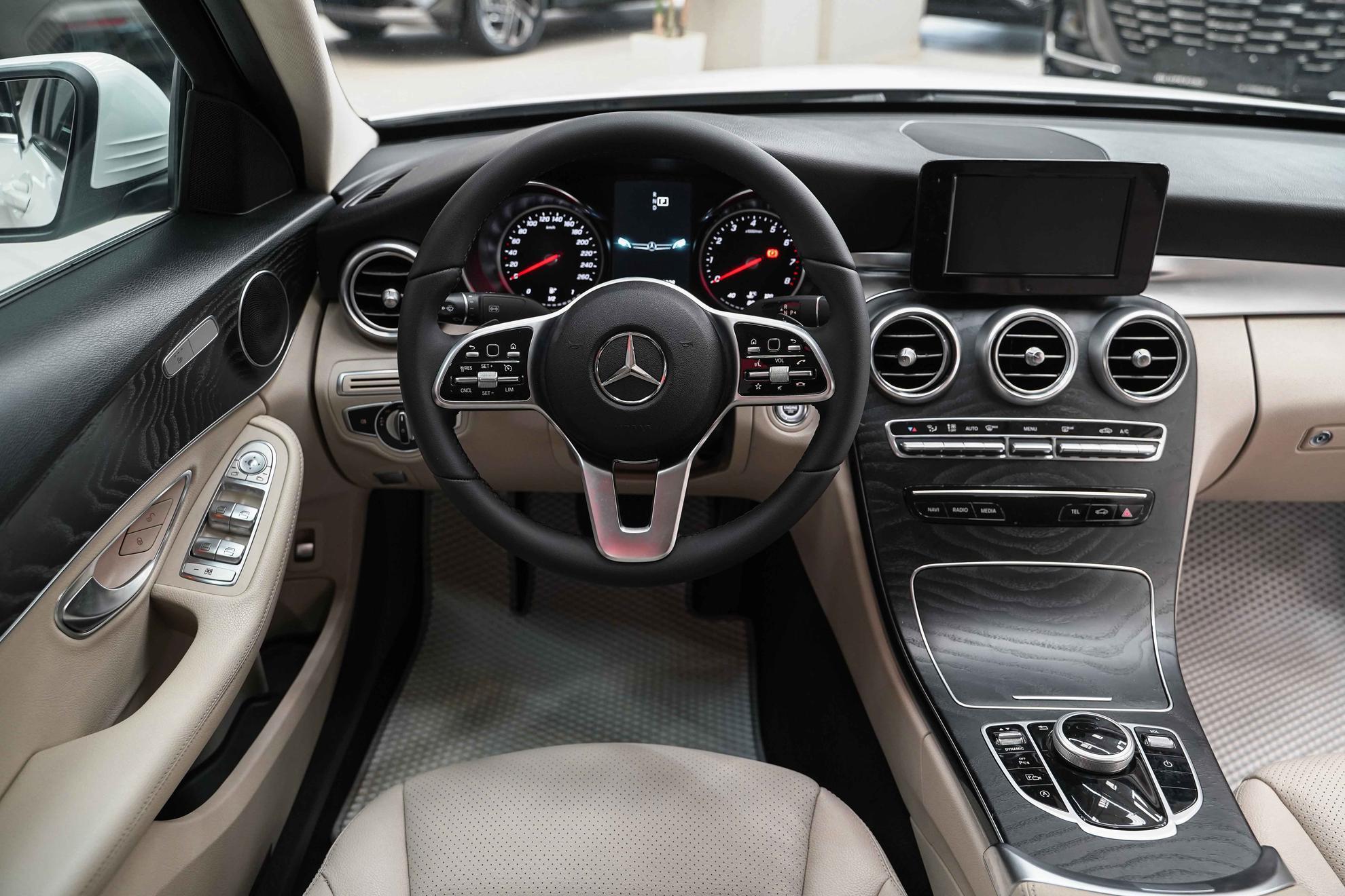 Mercedes-Benz C-Класс 2019, белый, ДЦ Орехово