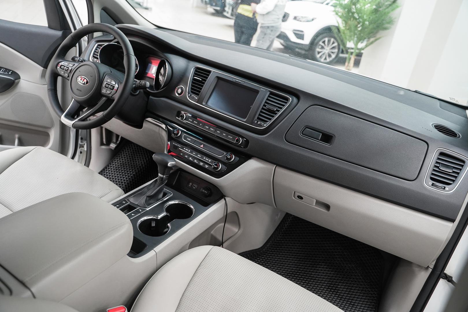 Kia Carnival 2019, белый, ДЦ Орехово