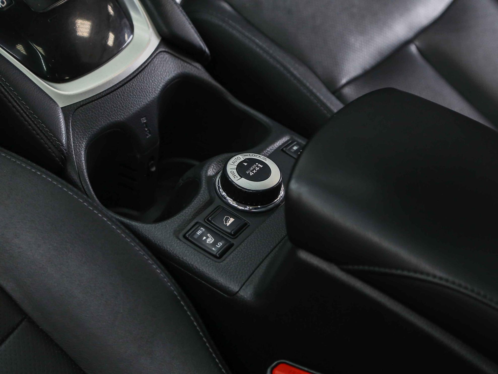 Nissan X-Trail 2015, белый, ДЦ Орехово