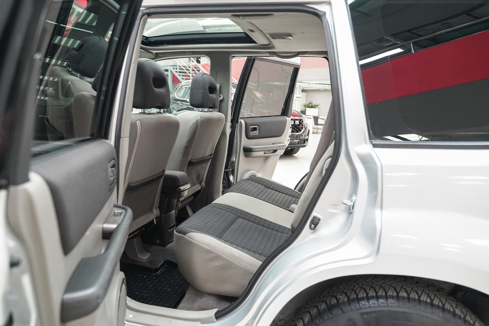 Nissan X-Trail 2004, серебряный, ДЦ Орехово