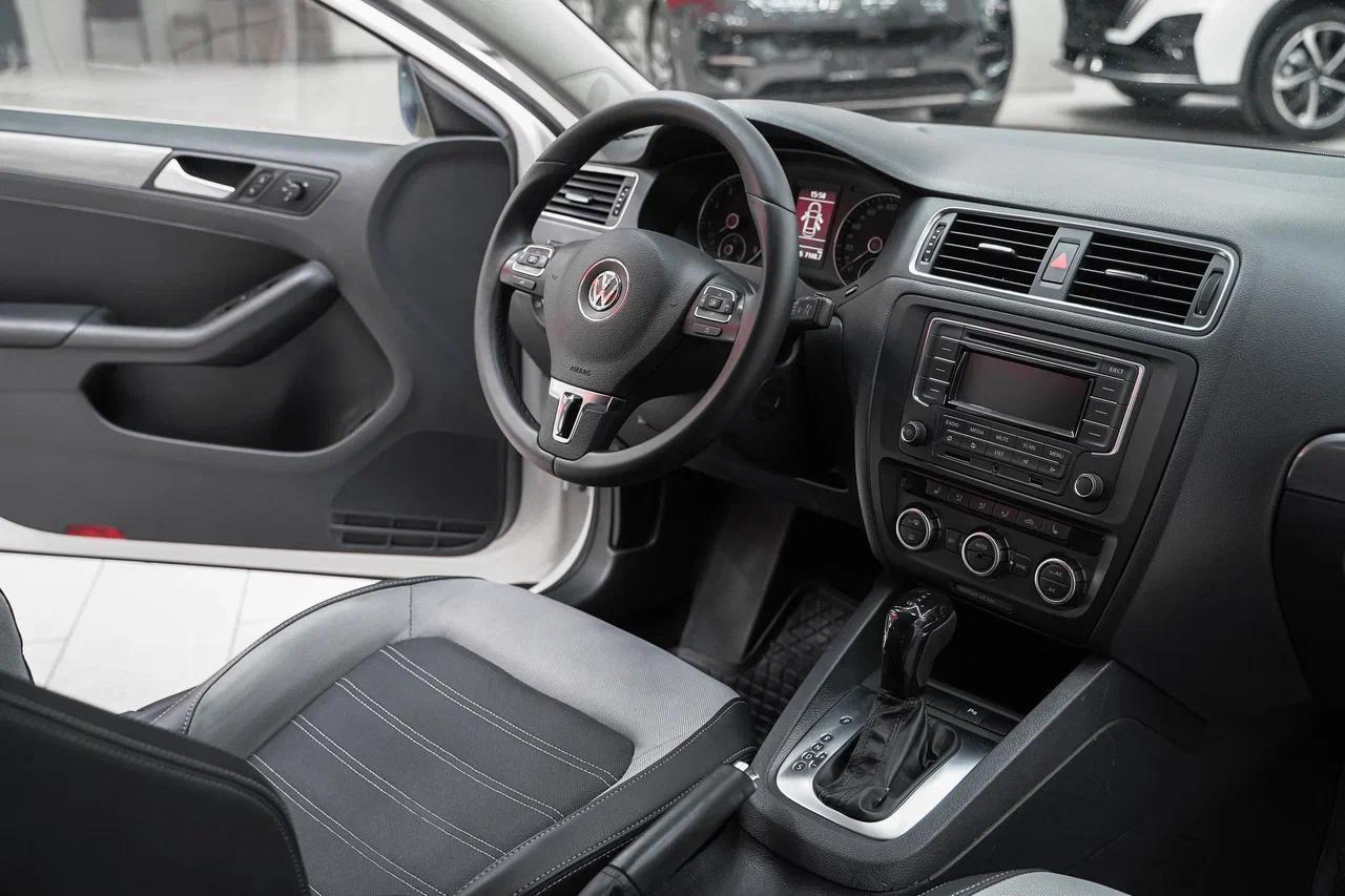 Volkswagen Jetta 2013, белый, ДЦ Орехово