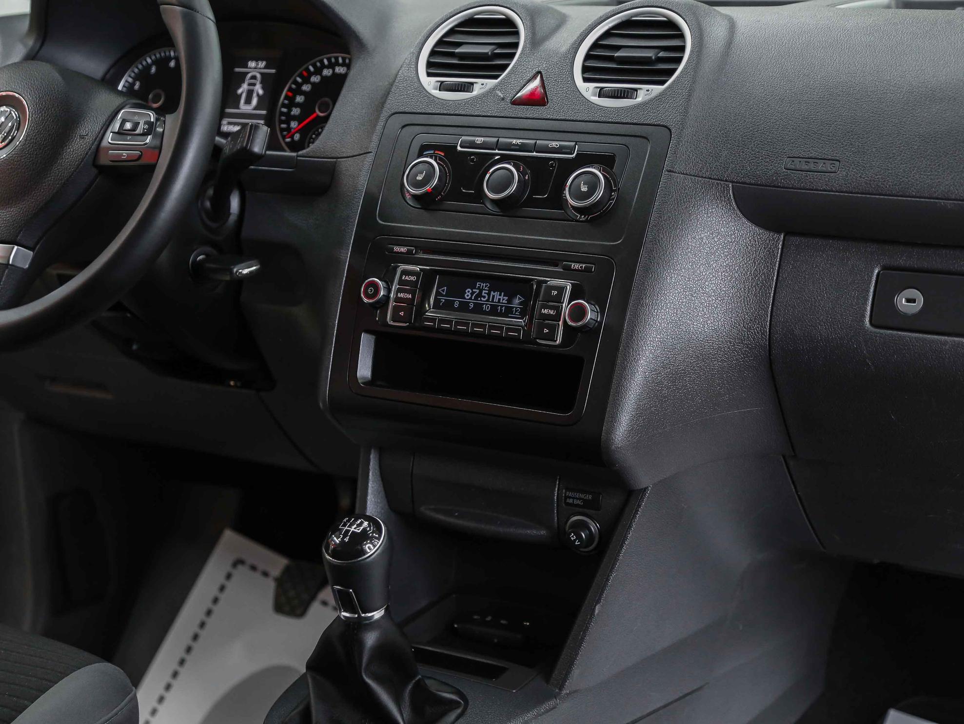 Volkswagen Caddy 2013, белый, ДЦ Орехово