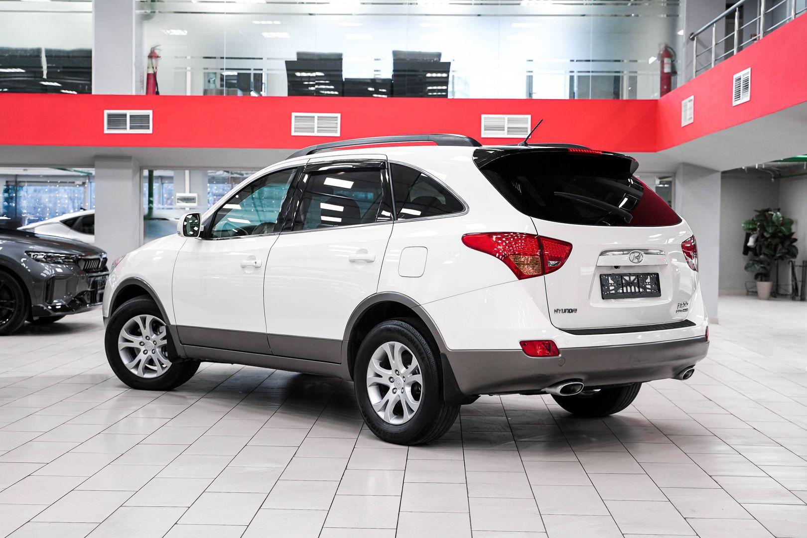 Hyundai ix55 2011, белый, ДЦ Орехово