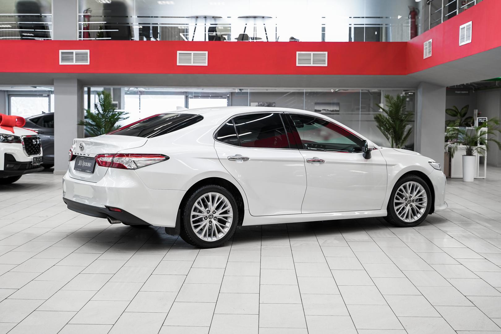 Toyota Camry 2019, белый, ДЦ Орехово