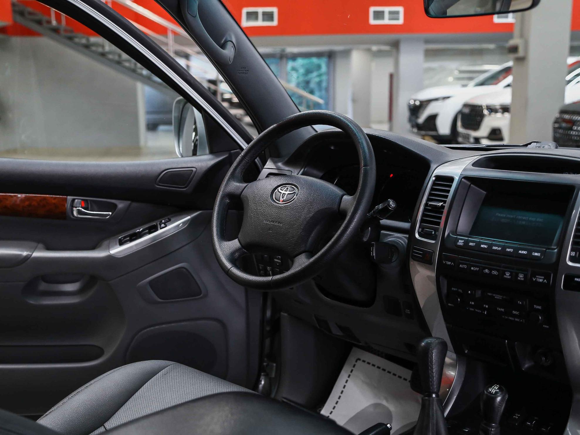 Toyota Land Cruiser Prado 2005, серебряный, ДЦ Орехово