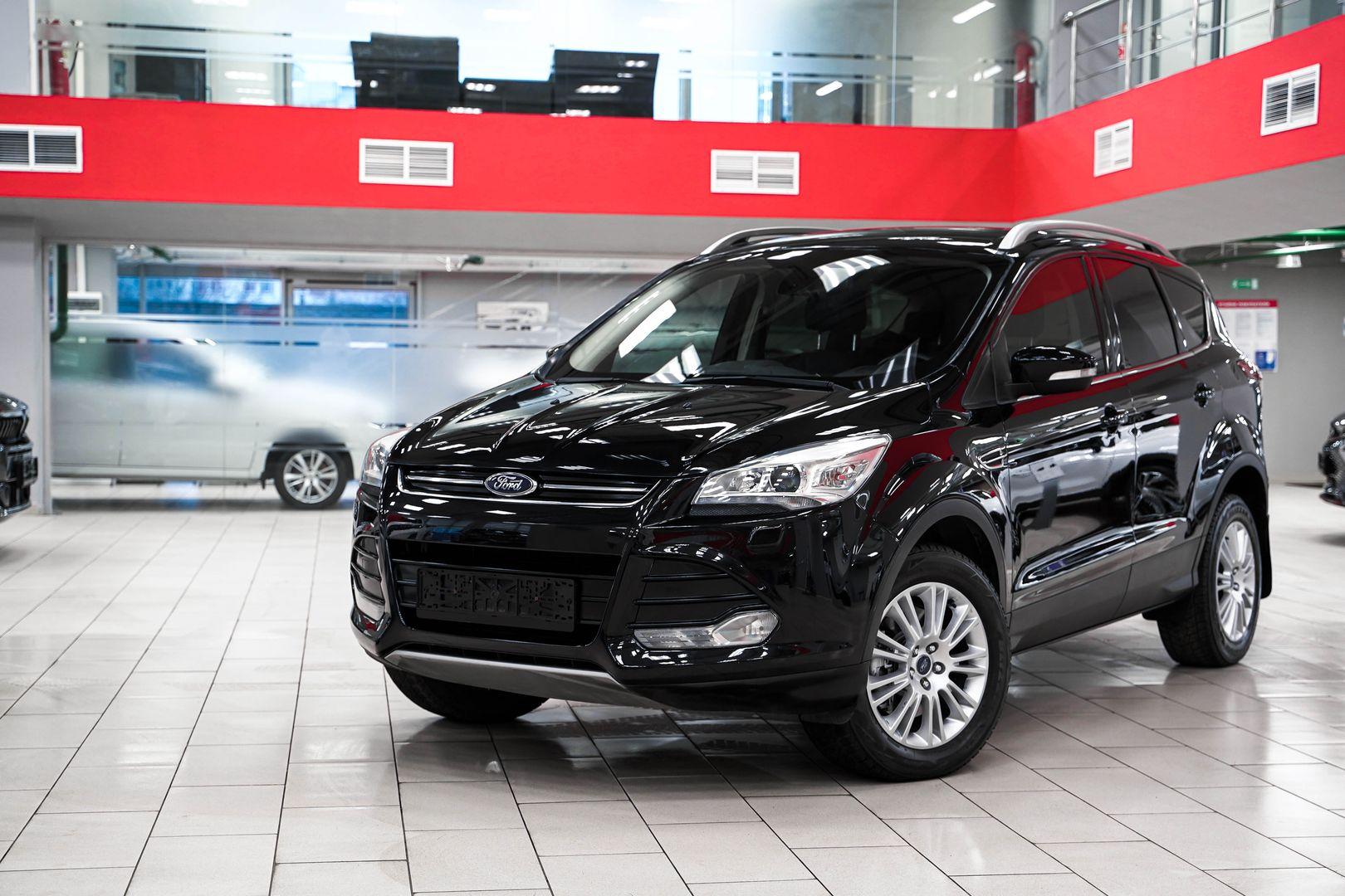 Ford Kuga 2013, черный, ДЦ Орехово