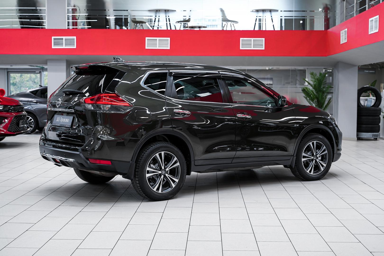 Nissan X-Trail 2018, зеленый, ДЦ Орехово