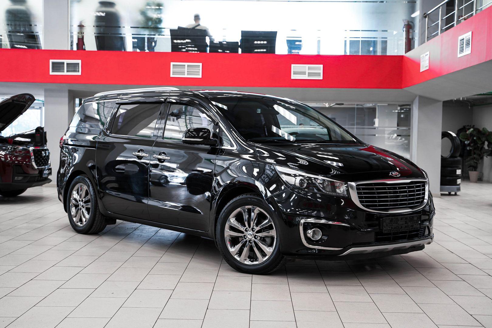 Kia Carnival 2017, черный, ДЦ Орехово
