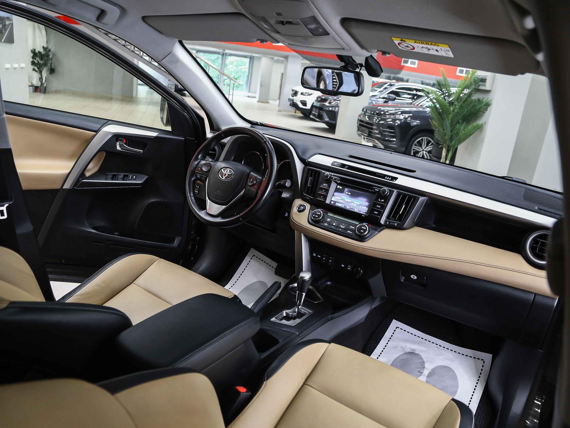 Toyota RAV4 2016, черный, ДЦ Орехово
