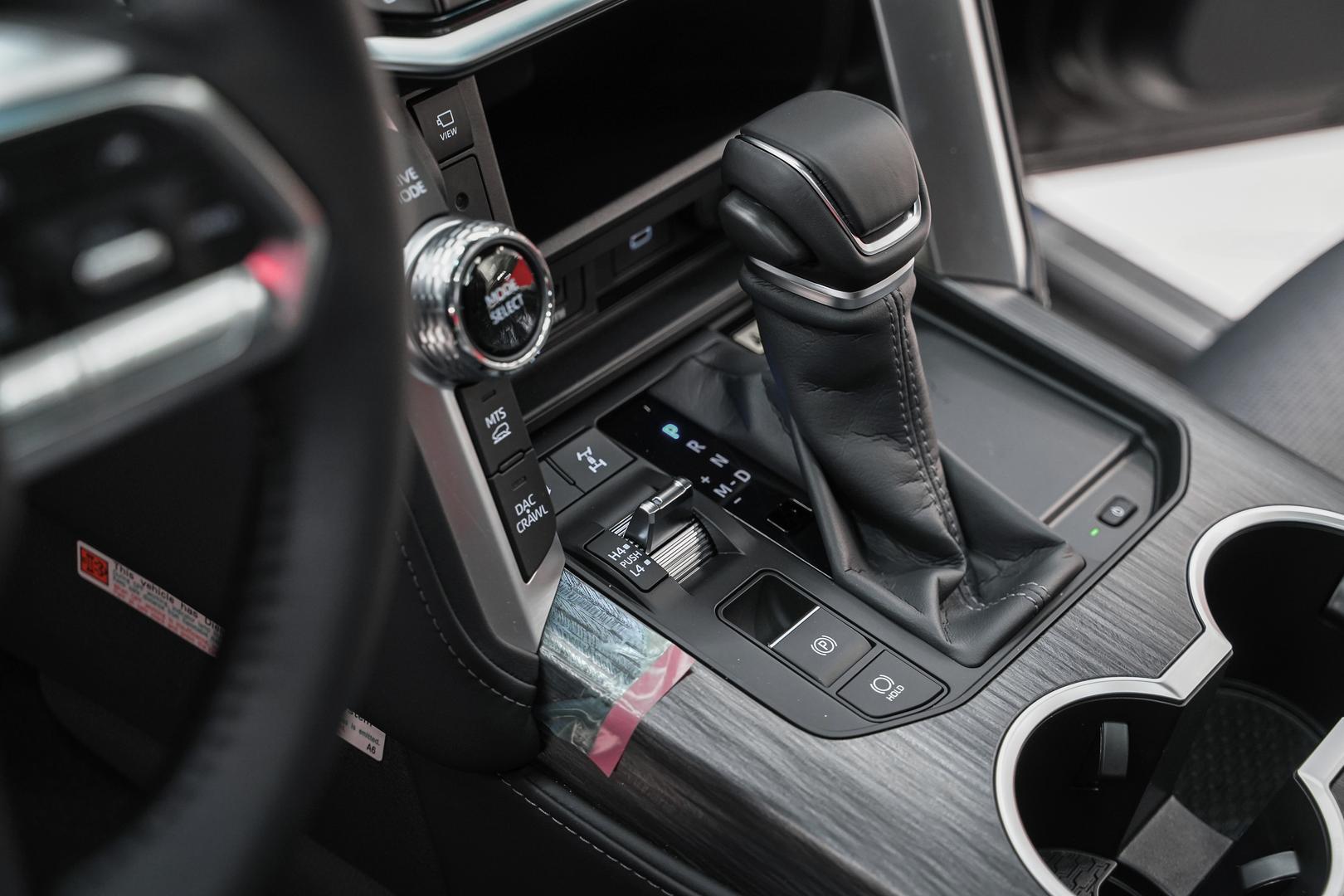 Toyota Land Cruiser 2025, черный, ДЦ Орехово