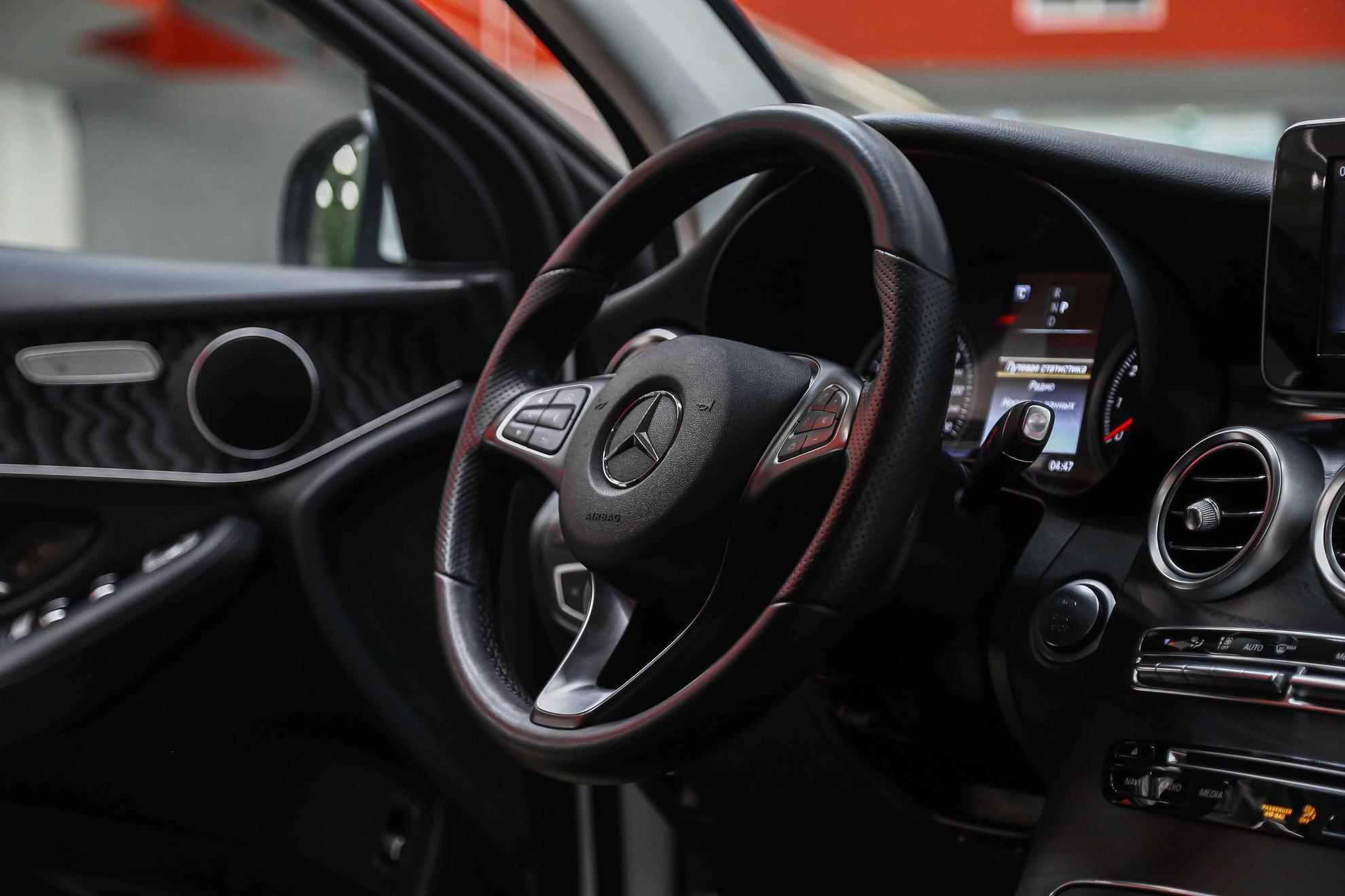 Mercedes-Benz GLC 2019, белый, ДЦ Орехово