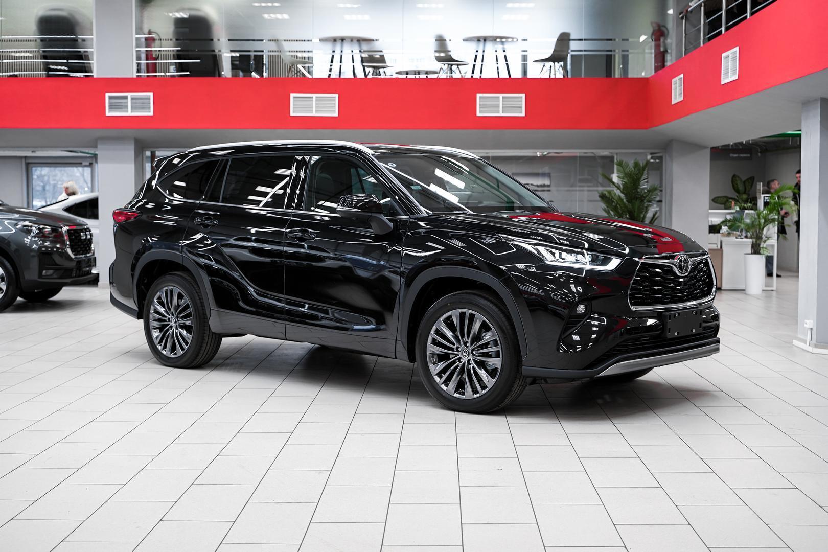 Toyota Highlander 2025, черный, ДЦ Орехово