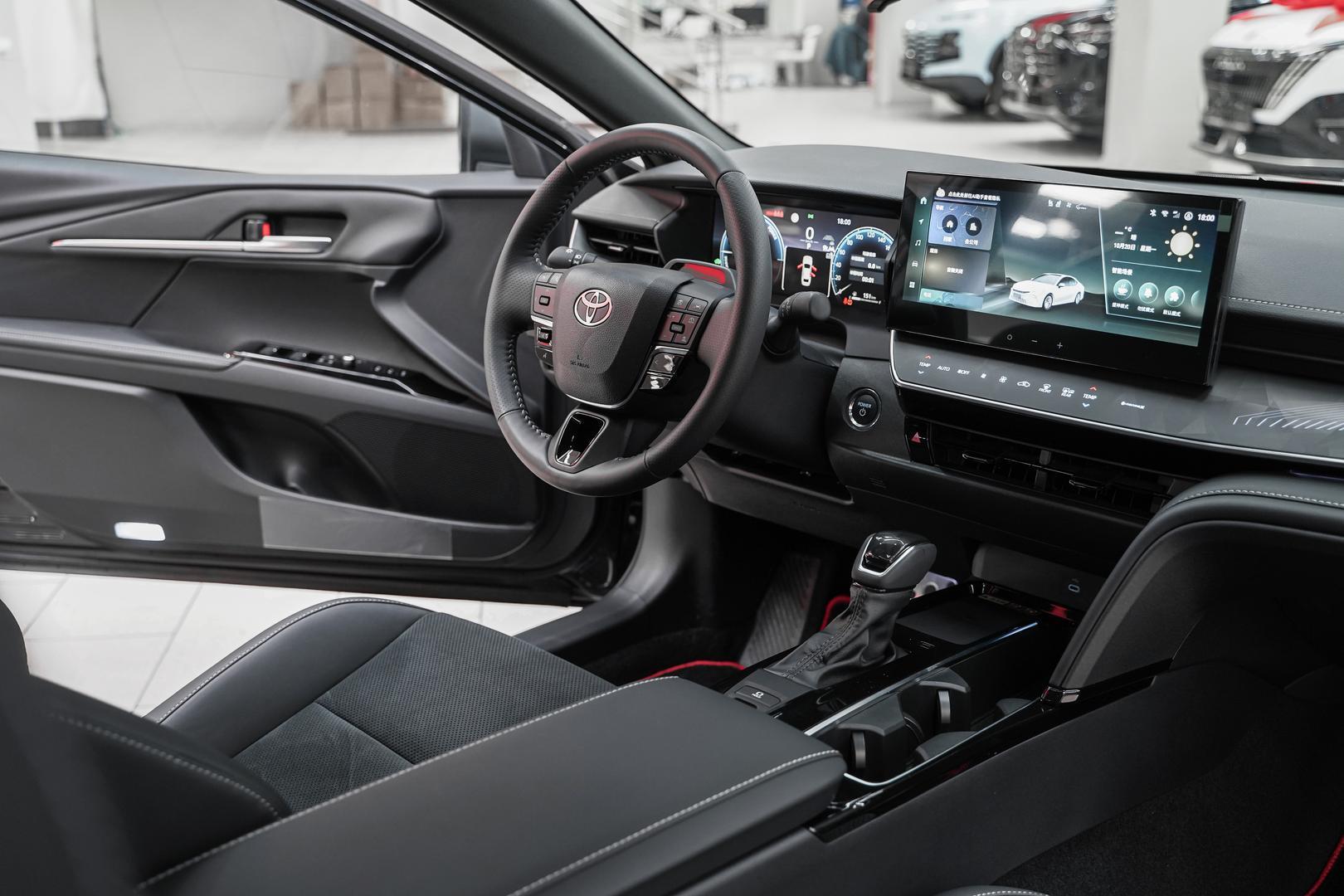Toyota Camry 2025, черный, ДЦ Орехово
