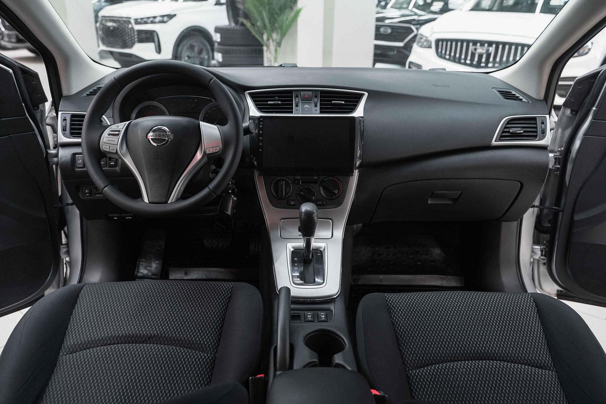 Nissan Sentra 2014, серебряный, ДЦ Орехово